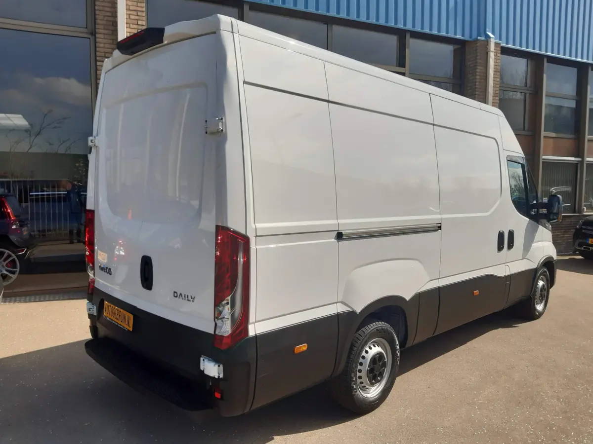 35S16V L2H2 156Pk Airco Cruise control 1420 Kg laadvermogen