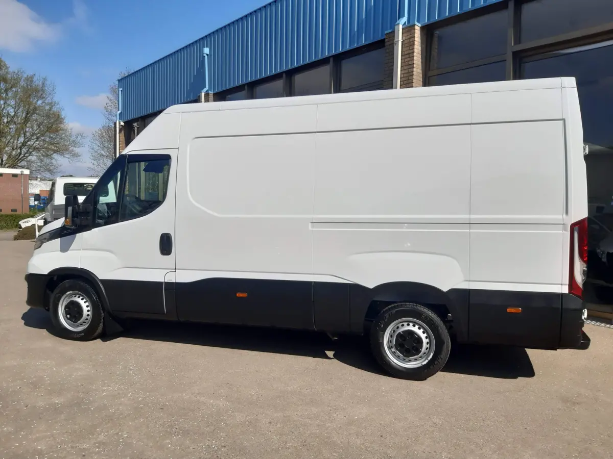 35S16V L2H2 156Pk Airco Cruise control 1420 Kg laadvermogen