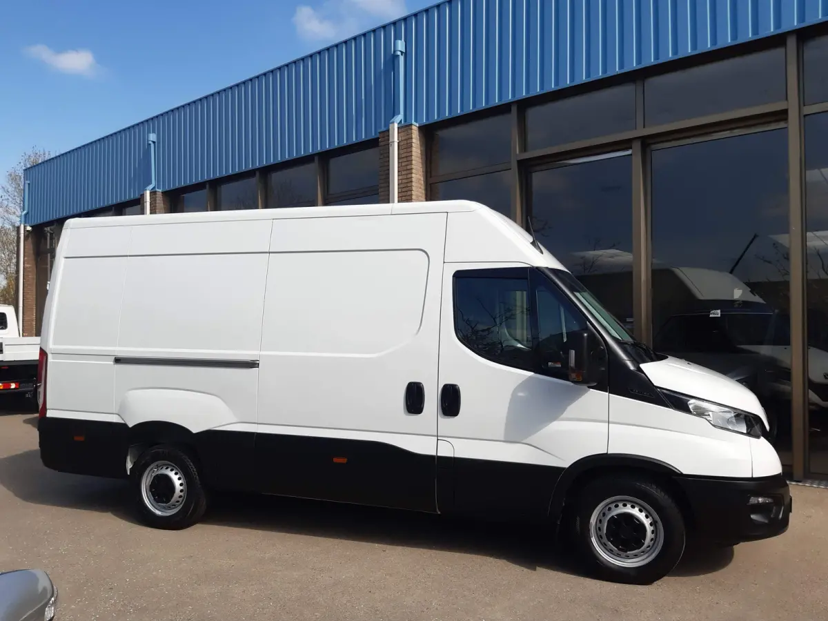 35S16V L2H2 156Pk Airco Cruise control 1420 Kg laadvermogen