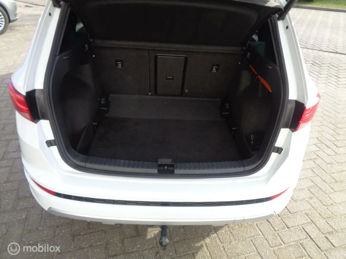 1.5 TSI FR/Panoramadak/Leer/Stoelverw/Carplay/18''/LED/Virtual/Trekhaak/Key Less
