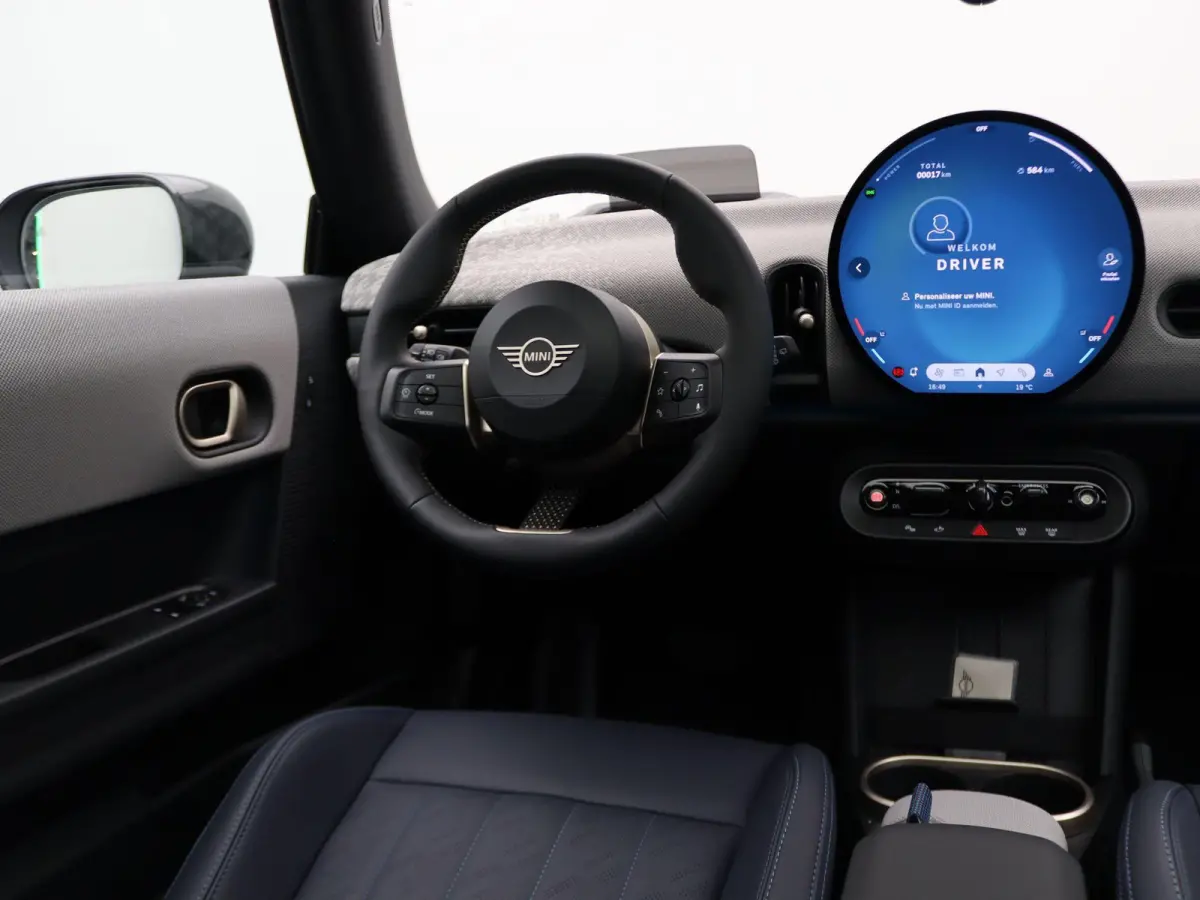 Cooper S Favoured Trim | Pakket M | Glazen Panoramadak | Stuur- en stoelverwarming | Comfort Access | Head-Up Display | 18" Night Flash LM