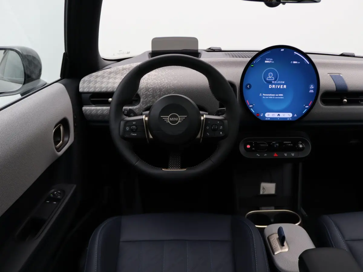 Cooper S Favoured Trim | Pakket M | Glazen Panoramadak | Stuur- en stoelverwarming | Comfort Access | Head-Up Display | 18" Night Flash LM