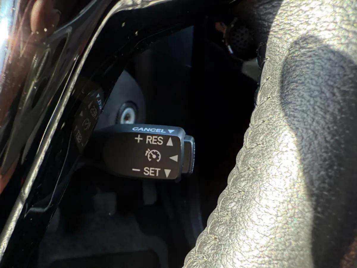 1.0 VTi Feel, Navigatie,Apple Carplay/Android,Airco,Achteruitrij camera