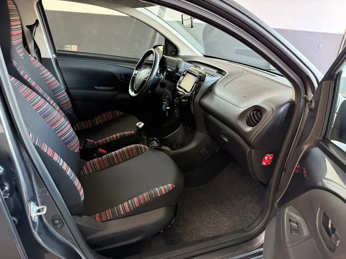 1.0 VTi Feel, Navigatie,Apple Carplay/Android,Airco,Achteruitrij camera
