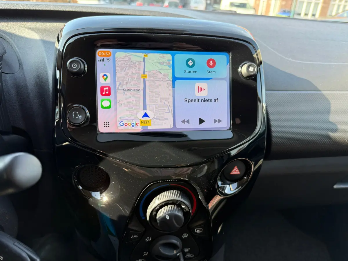 1.0 VTi Feel, Navigatie,Apple Carplay/Android,Airco,Achteruitrij camera