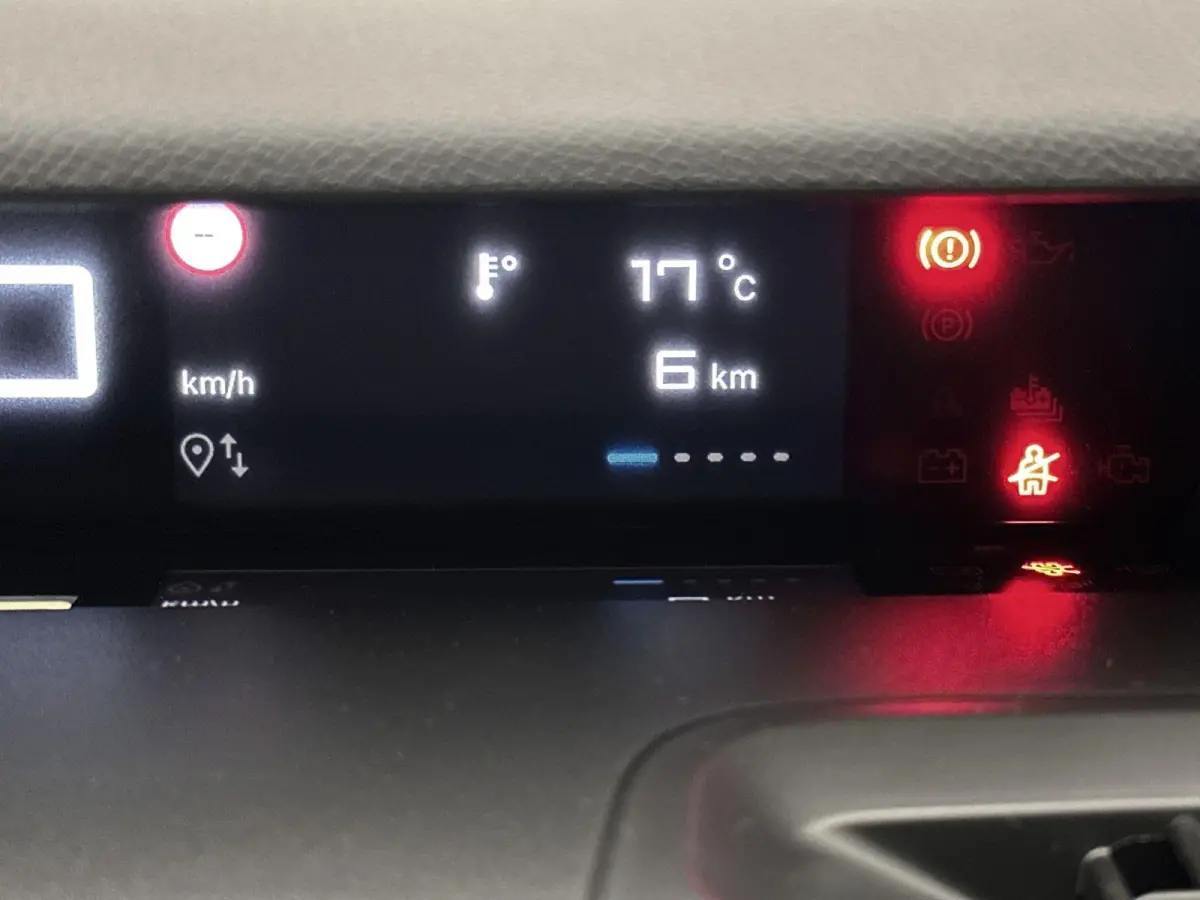 Max 100 pk | Navigatie | Achteruitrijcamera | Parkeersensoren Achter | Comfortstoelen | LED Koplampen | Head-up Display | Climate Control | Cruise Control | 17" Lichtmetalen Velgen | Apple C