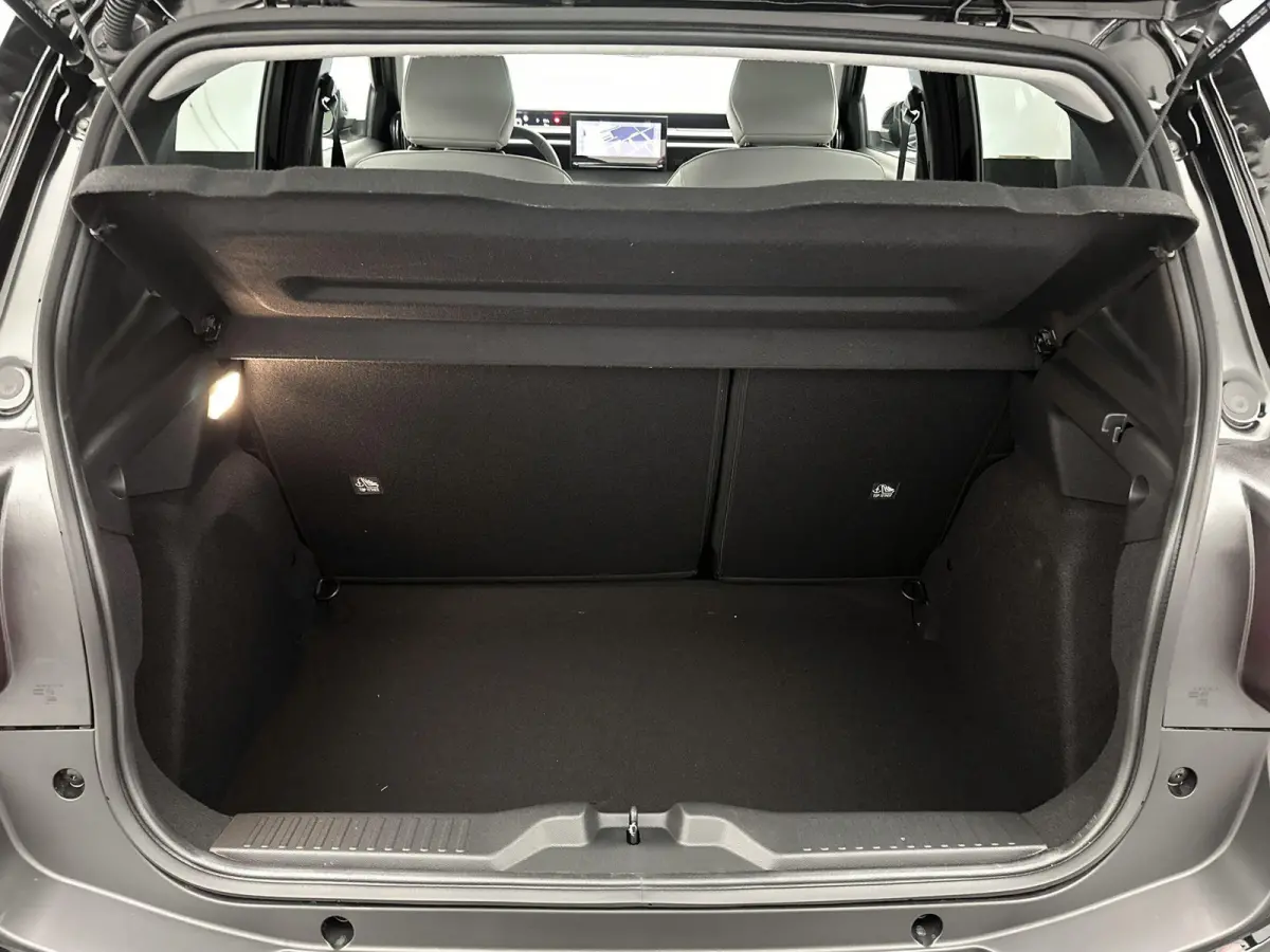 Max 100 pk | Navigatie | Achteruitrijcamera | Parkeersensoren Achter | Comfortstoelen | LED Koplampen | Head-up Display | Climate Control | Cruise Control | 17" Lichtmetalen Velgen | Apple C