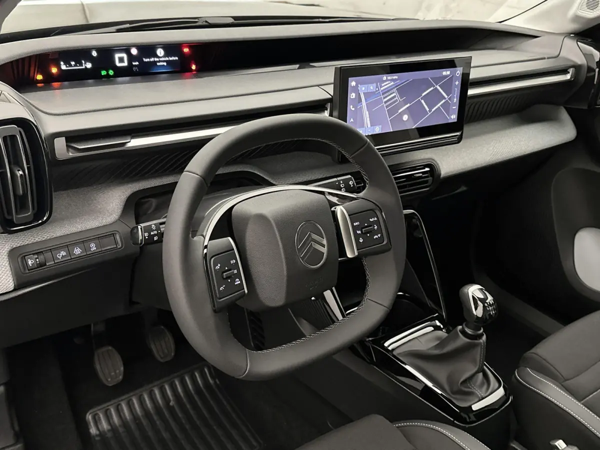 Max 100 pk | Navigatie | Achteruitrijcamera | Parkeersensoren Achter | Comfortstoelen | LED Koplampen | Head-up Display | Climate Control | Cruise Control | 17" Lichtmetalen Velgen | Apple C
