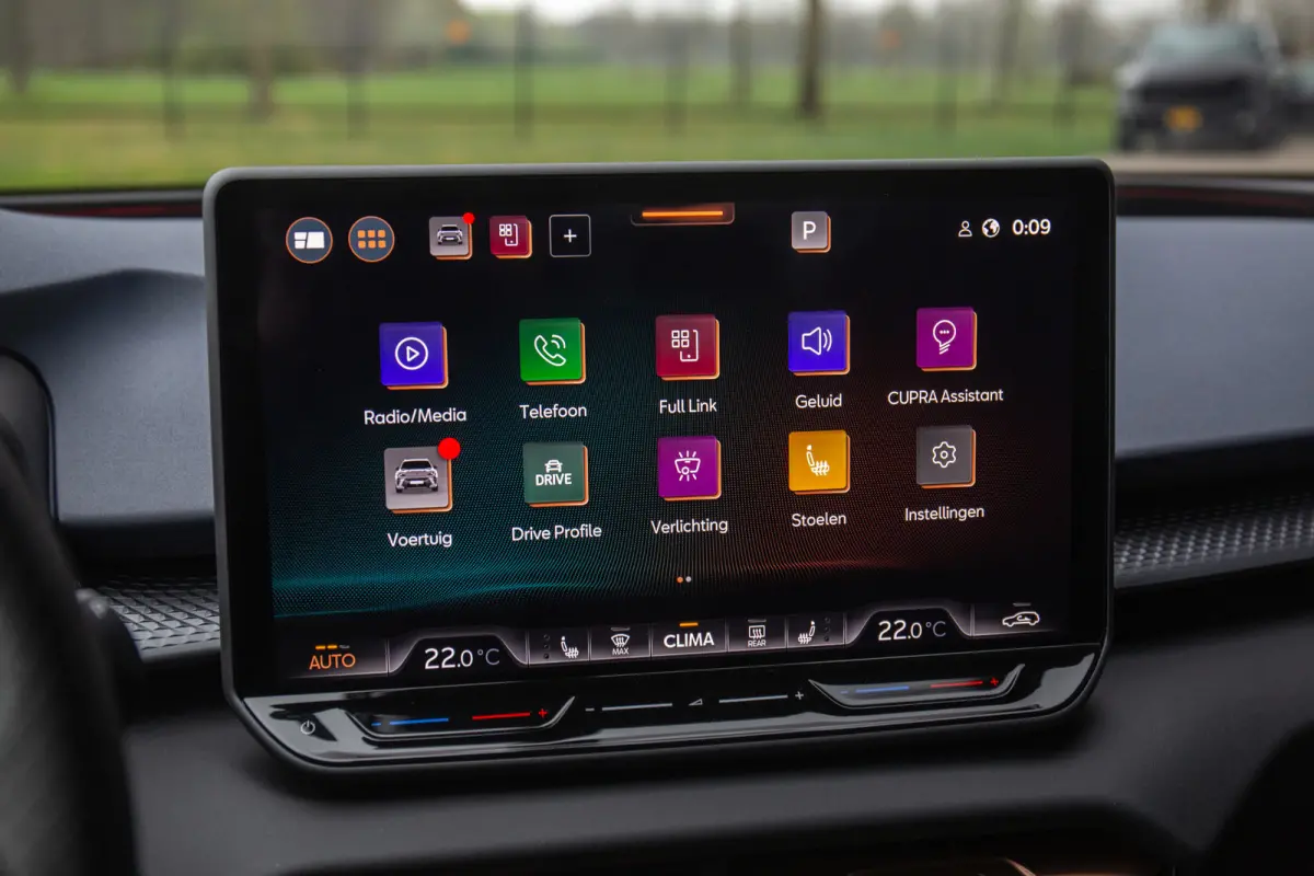 1.5 eTSI Business ,  Adaptive cruise, Carplay, Stuur/stoelverwarming,