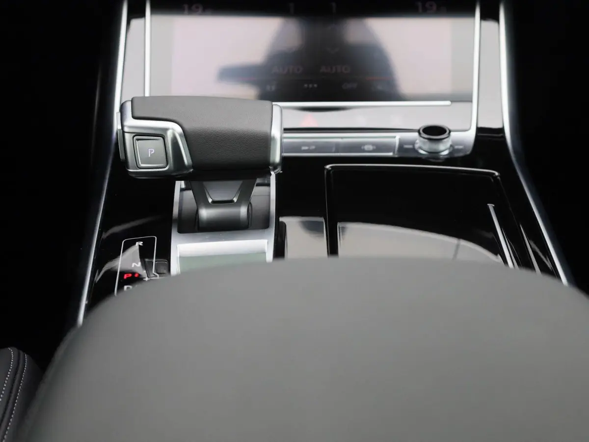55 TFSI e quattro Pro Line S | Demo | S-line | Automaat | Navigatie | Camera | Adaptive Cruise Control | Climate Control | Stoelverwarming | Virtual Cockpit | LED Matrix | Lichtmetalen velge