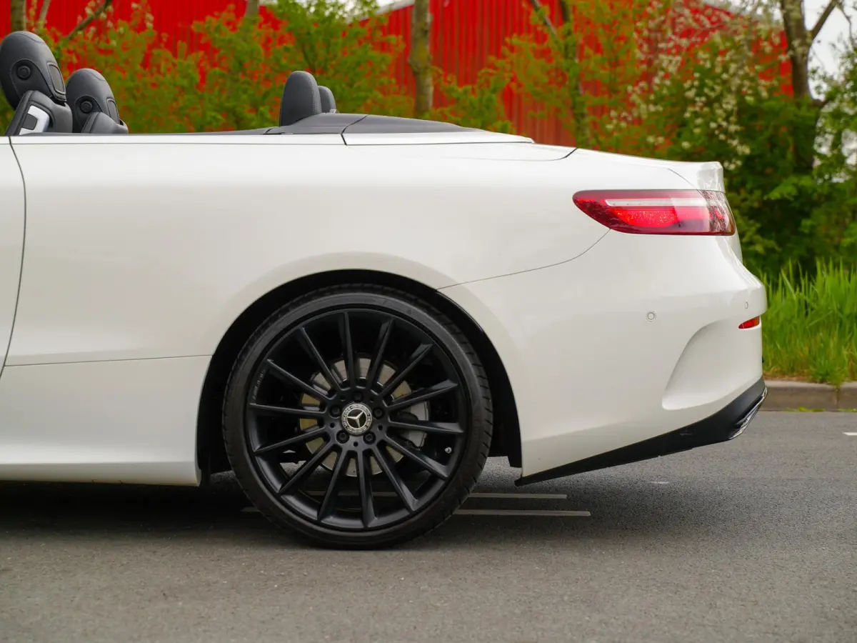 200 Premium Plus / Cabrio / Leder / Achteruitrijcamera / 20inch.LMV