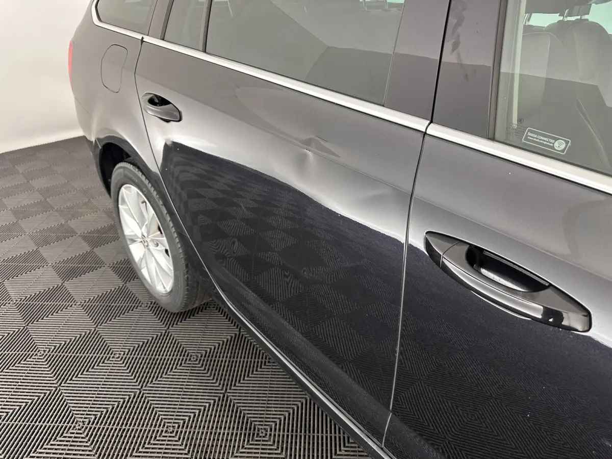1.6 TDI Greentech Clever Edition Aut. *LEATHER-FABRIC | NAVI-FULLMAP | COMFORT-SEATS | DAB+ | HEATED-SEATS | AMUNDSEN-AUDIO | ECC | SHIFT-PADDLES | PARKPILOT | CRUISE | TOWBAR | 16''ALU *