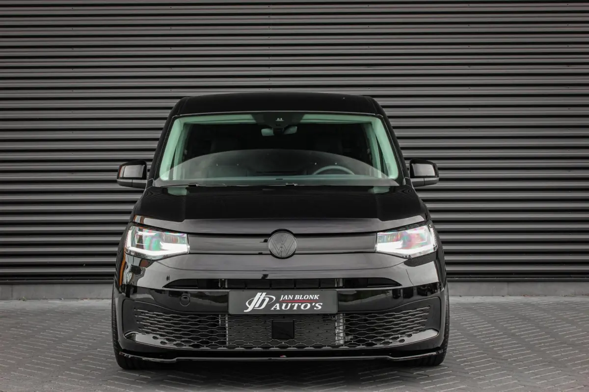 2.0 TDI 122PK DSG JB- EDITION / MAXTRON / SIDE- BARS / VERLAGING / ELEK- PAKKET / PDC / CAMERA / BLACK OPS