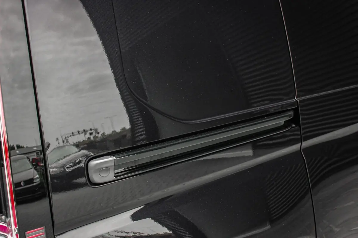 2.0 TDI 122PK DSG JB- EDITION / MAXTRON / SIDE- BARS / VERLAGING / ELEK- PAKKET / PDC / CAMERA / BLACK OPS