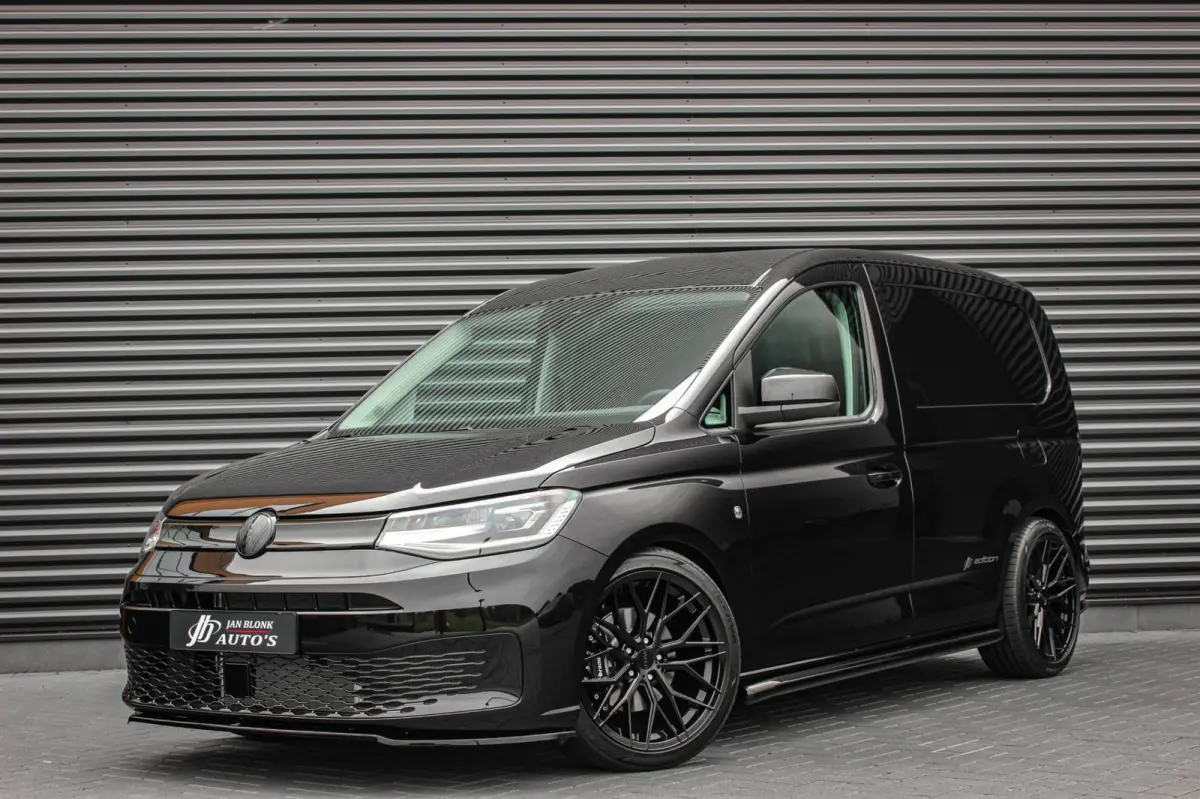 2.0 TDI 122PK DSG JB- EDITION / MAXTRON / SIDE- BARS / VERLAGING / ELEK- PAKKET / PDC / CAMERA / BLACK OPS