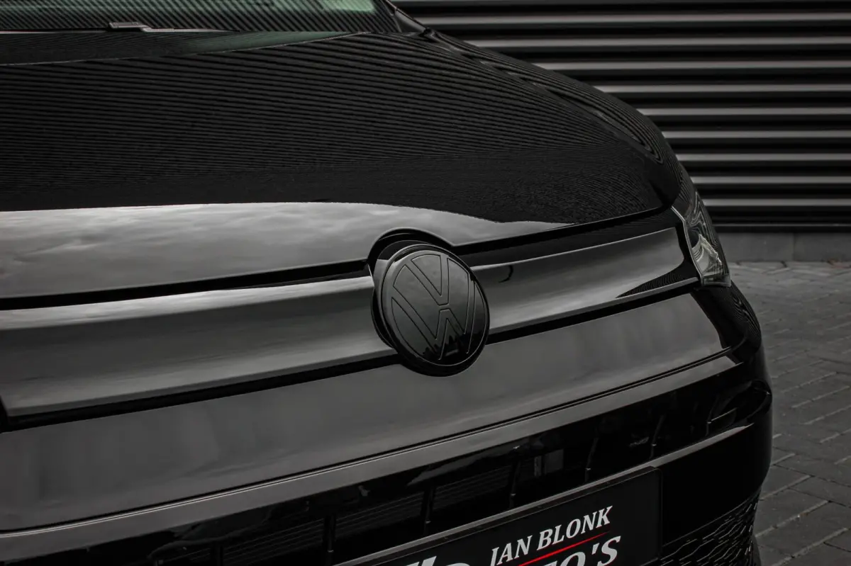 2.0 TDI 122PK DSG JB- EDITION / MAXTRON / SIDE- BARS / VERLAGING / ELEK- PAKKET / PDC / CAMERA / BLACK OPS