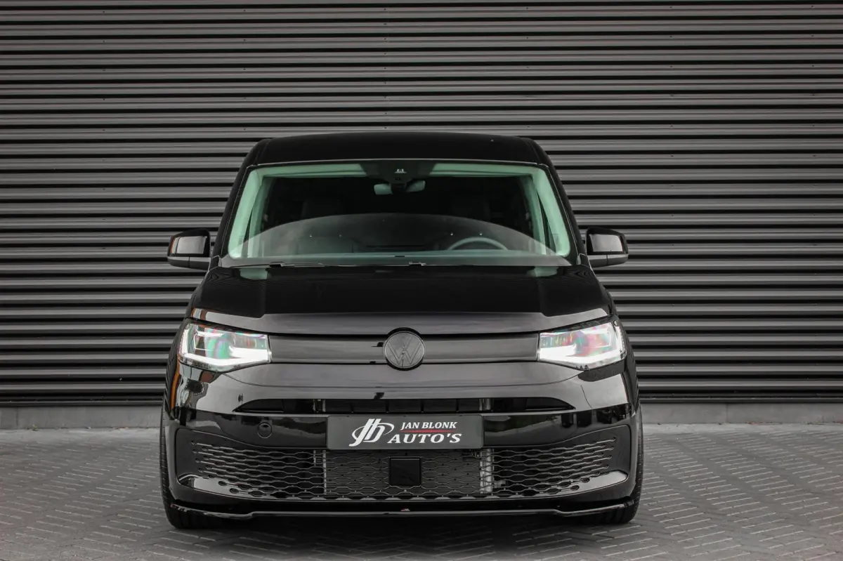 2.0 TDI 122PK DSG JB- EDITION / MAXTRON / SIDE- BARS / VERLAGING / ELEK- PAKKET / PDC / CAMERA / BLACK OPS