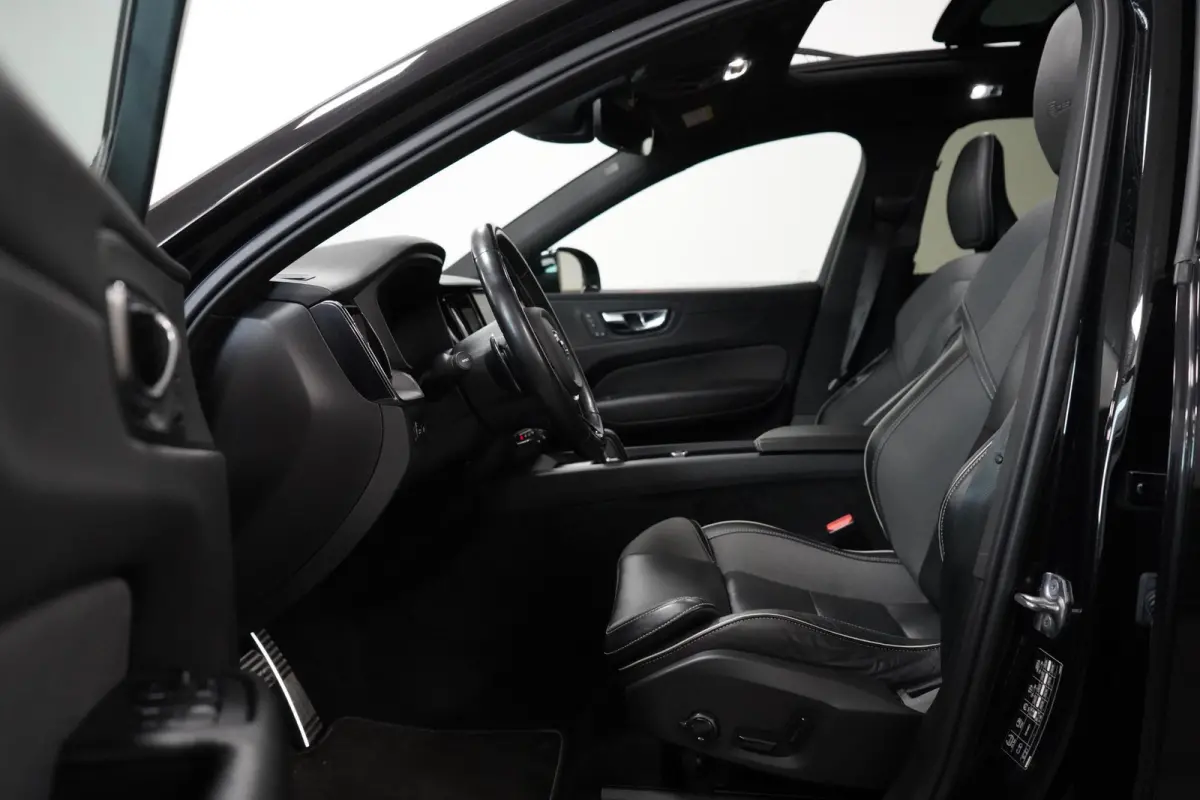 2.0 T8 AWD R-Design Lucht|Pano|Memory|Leder|Dodehoeksdetectie|Camera