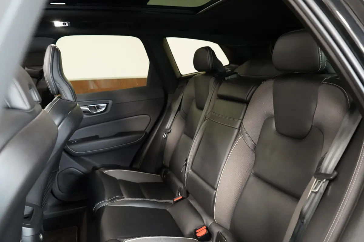 2.0 T8 AWD R-Design Lucht|Pano|Memory|Leder|Dodehoeksdetectie|Camera
