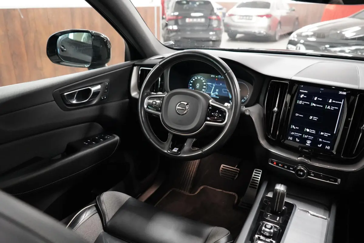 2.0 T8 AWD R-Design Lucht|Pano|Memory|Leder|Dodehoeksdetectie|Camera