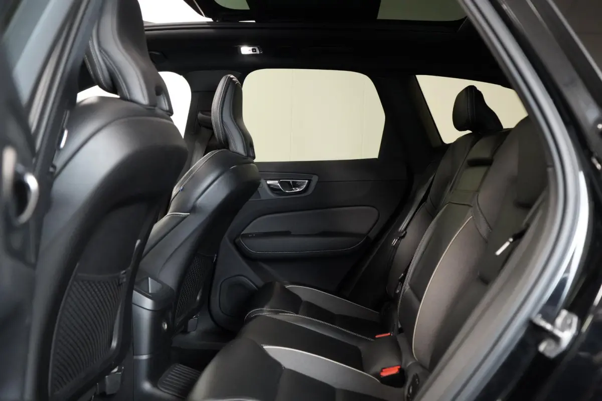 2.0 T8 AWD R-Design Lucht|Pano|Memory|Leder|Dodehoeksdetectie|Camera
