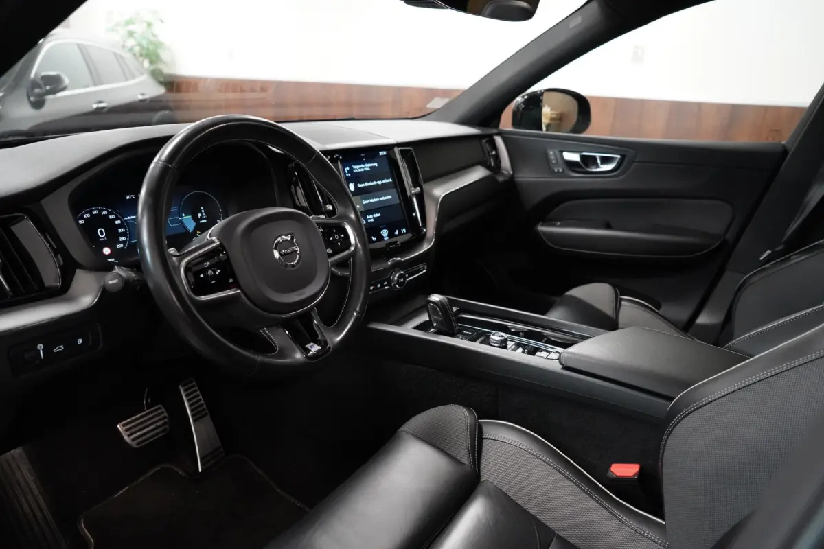 2.0 T8 AWD R-Design Lucht|Pano|Memory|Leder|Dodehoeksdetectie|Camera