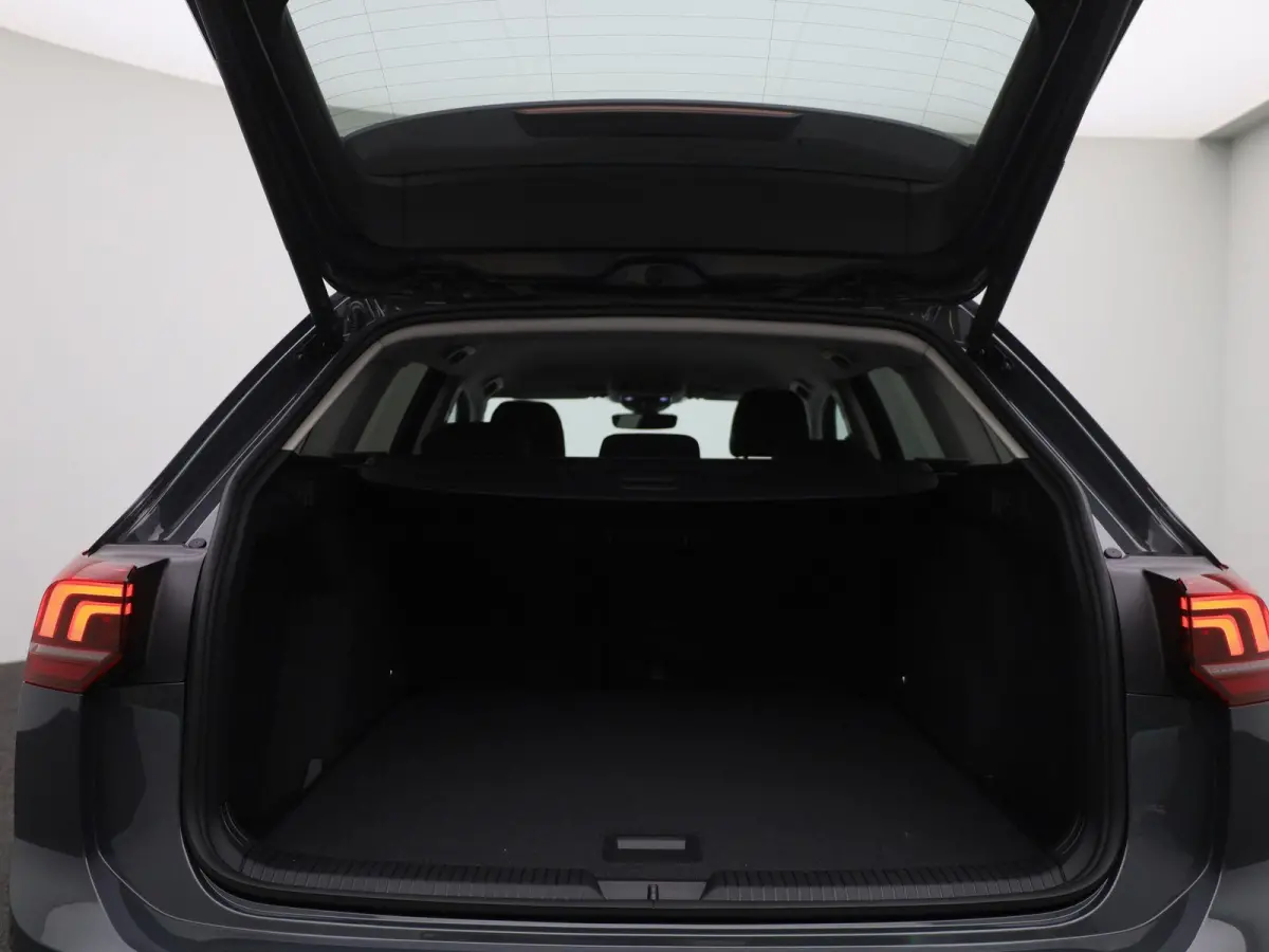 1.5 TSI Life Edition | Draadloze Apple Carplay | Adaptieve cruise control | Lane Assist | Climate control | Achteruitrij camera | Parkeersensoren | Elektrische achterklep |