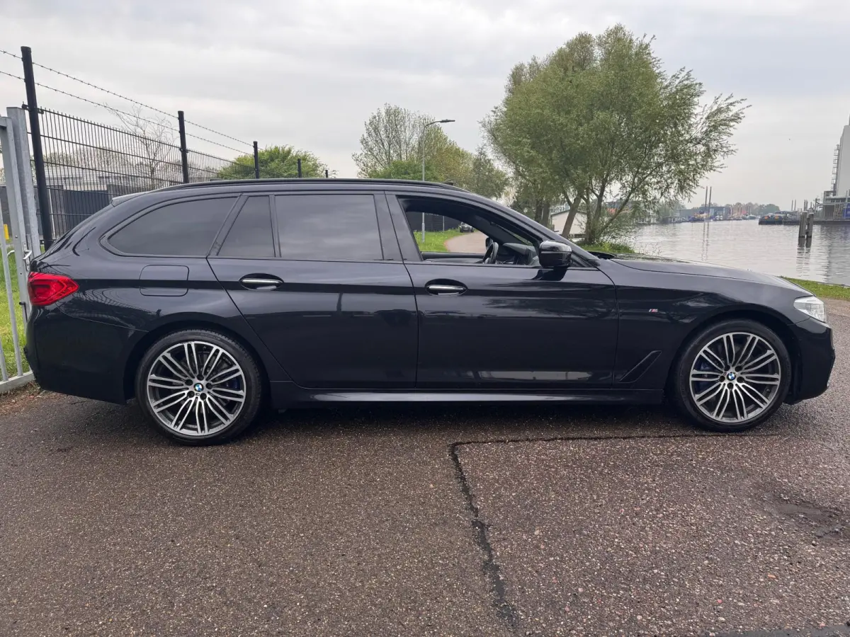 540i xDrive High Exe M-Sport Panodak Trekhaak Dealeronderh