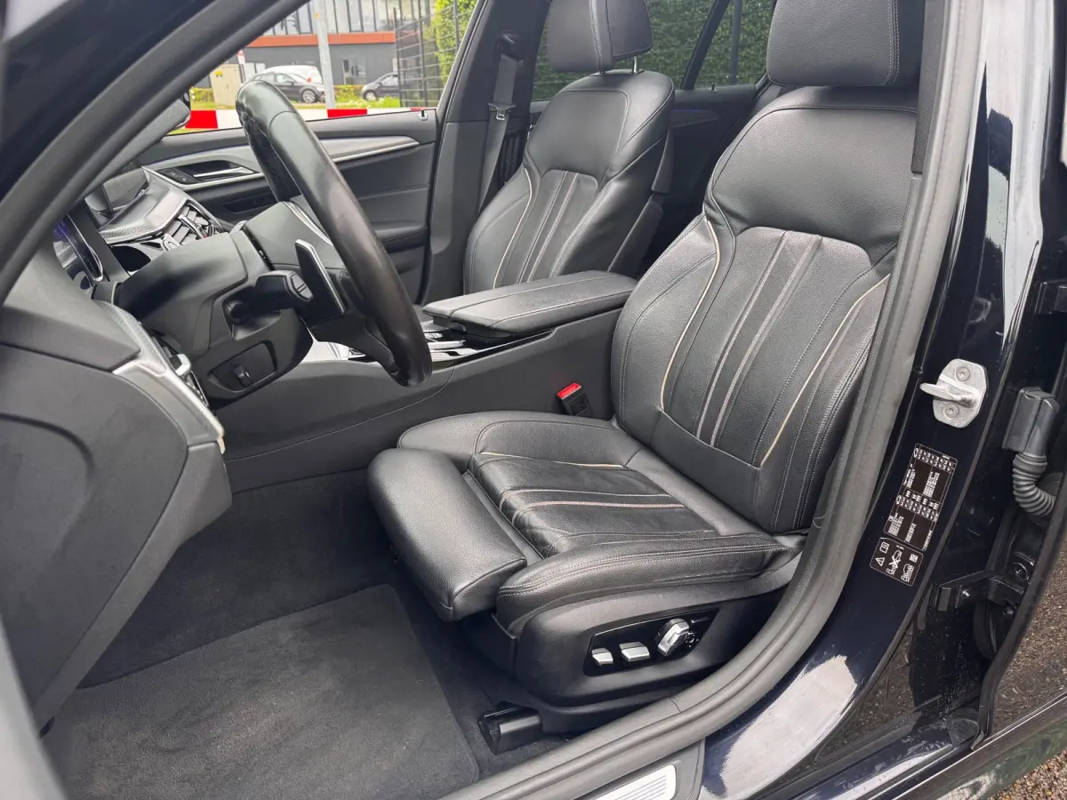 540i xDrive High Exe M-Sport Panodak Trekhaak Dealeronderh