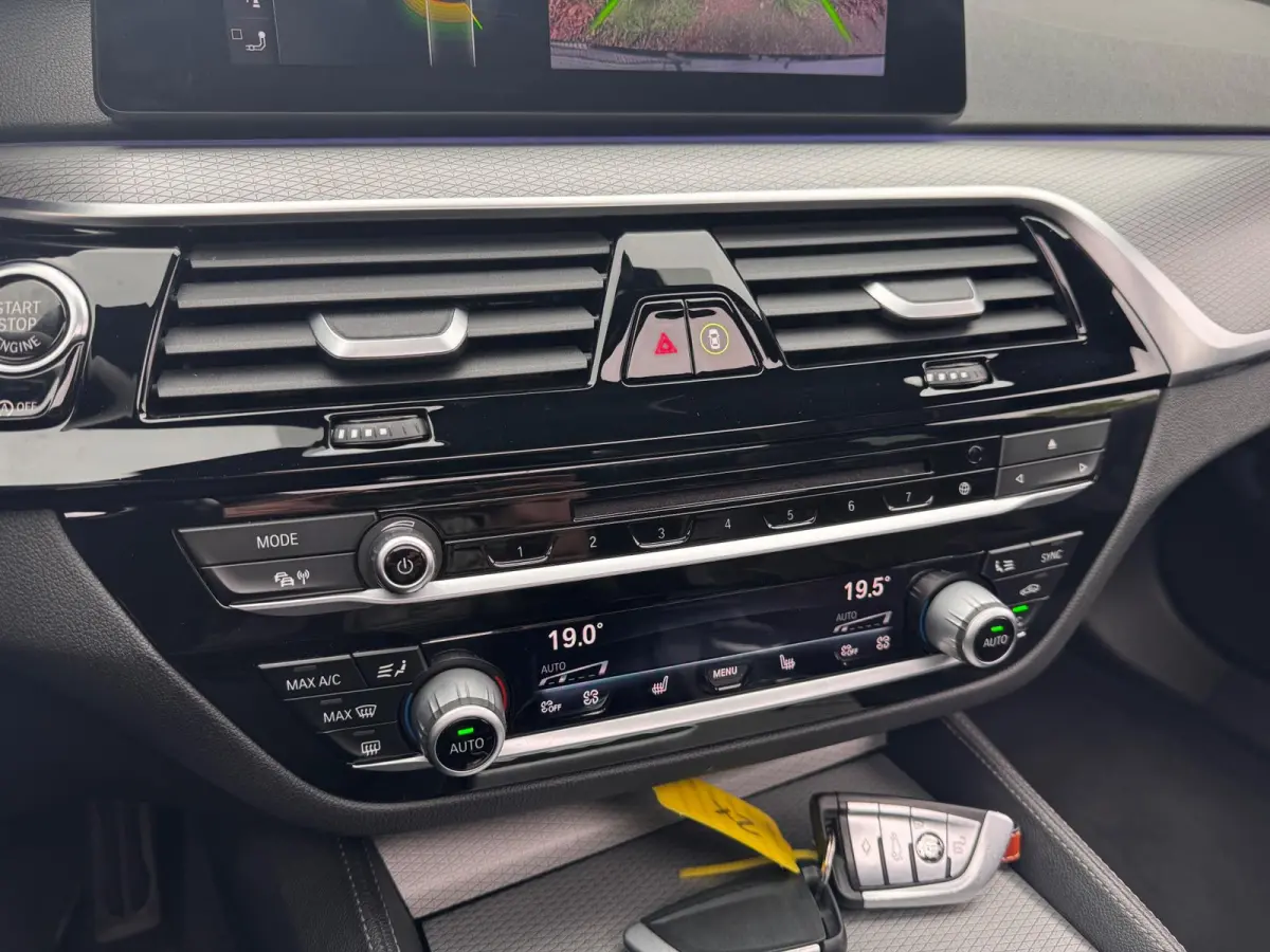 540i xDrive High Exe M-Sport Panodak Trekhaak Dealeronderh