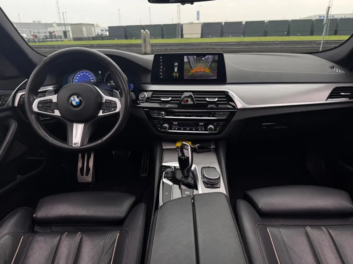 540i xDrive High Exe M-Sport Panodak Trekhaak Dealeronderh