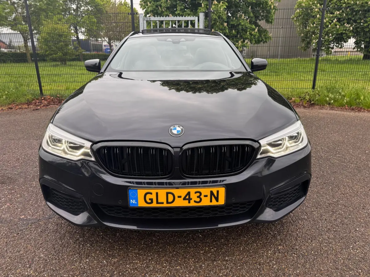 540i xDrive High Exe M-Sport Panodak Trekhaak Dealeronderh
