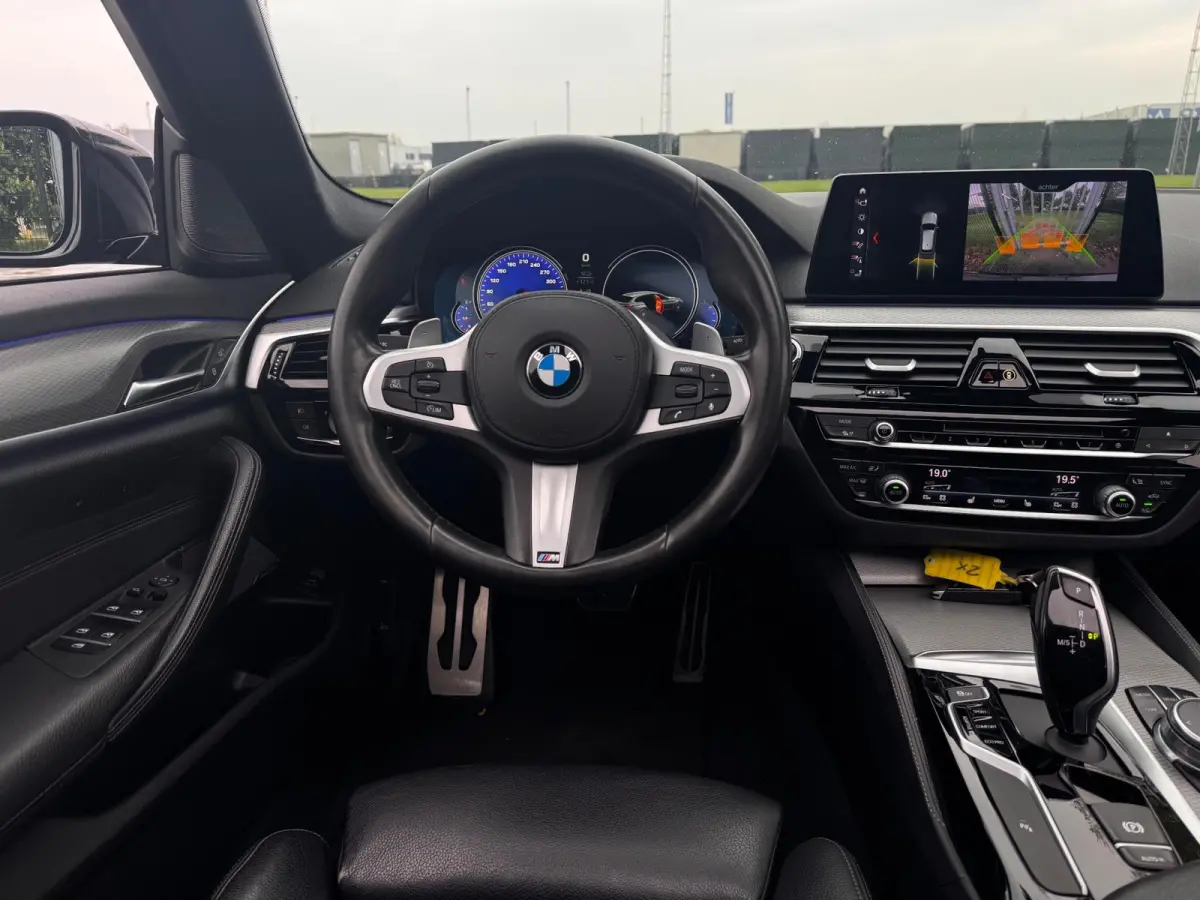 540i xDrive High Exe M-Sport Panodak Trekhaak Dealeronderh