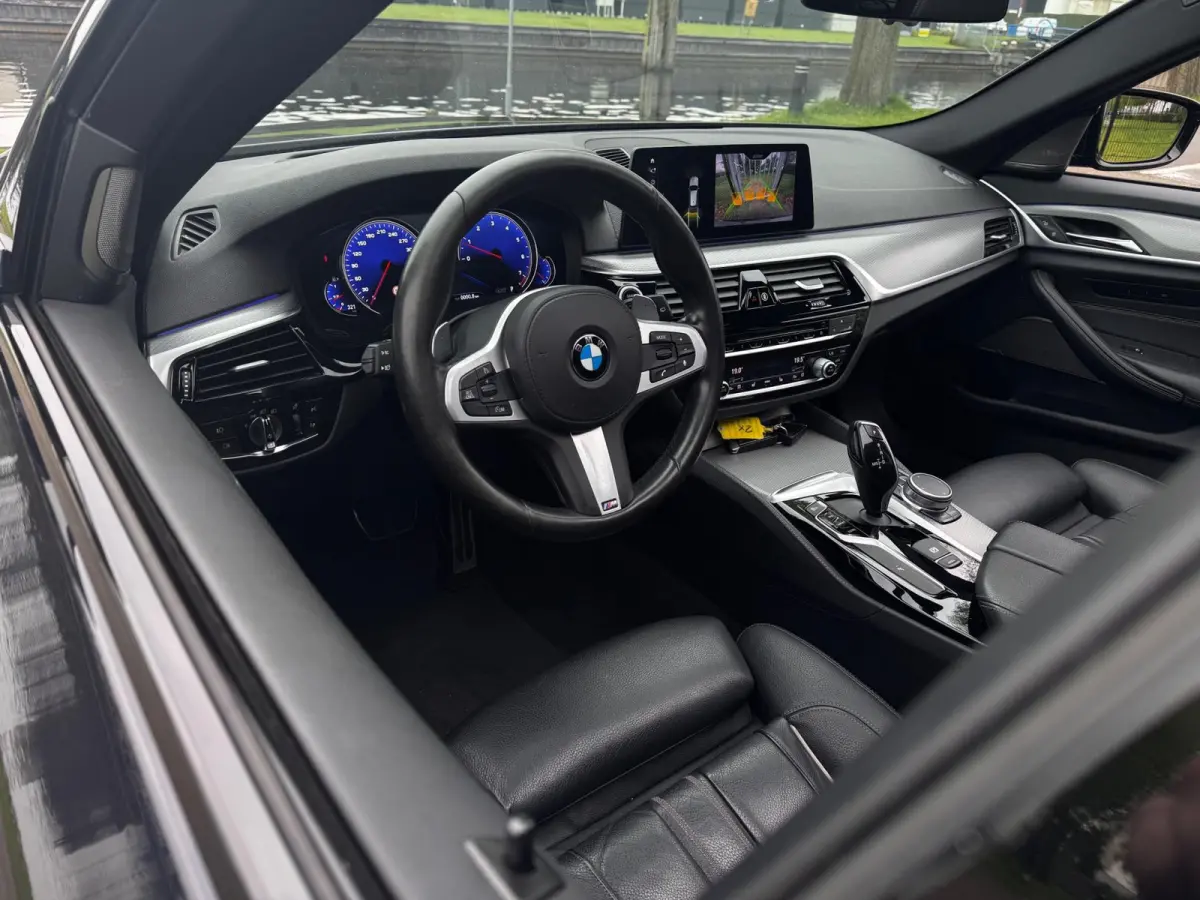 540i xDrive High Exe M-Sport Panodak Trekhaak Dealeronderh