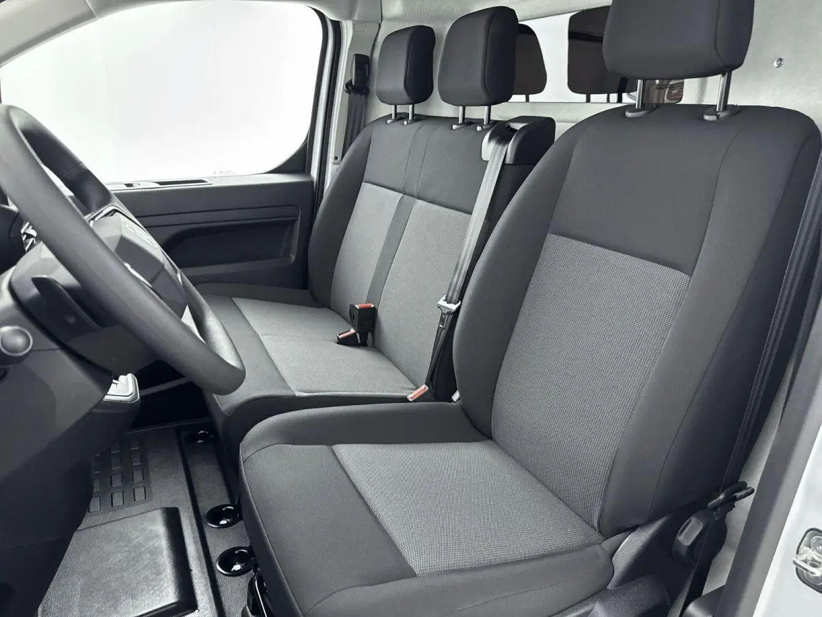 EV 75 KWh 136pk L2 | 0% Rente | 3-Persoons  | Parkeersensoren | Bluetooth