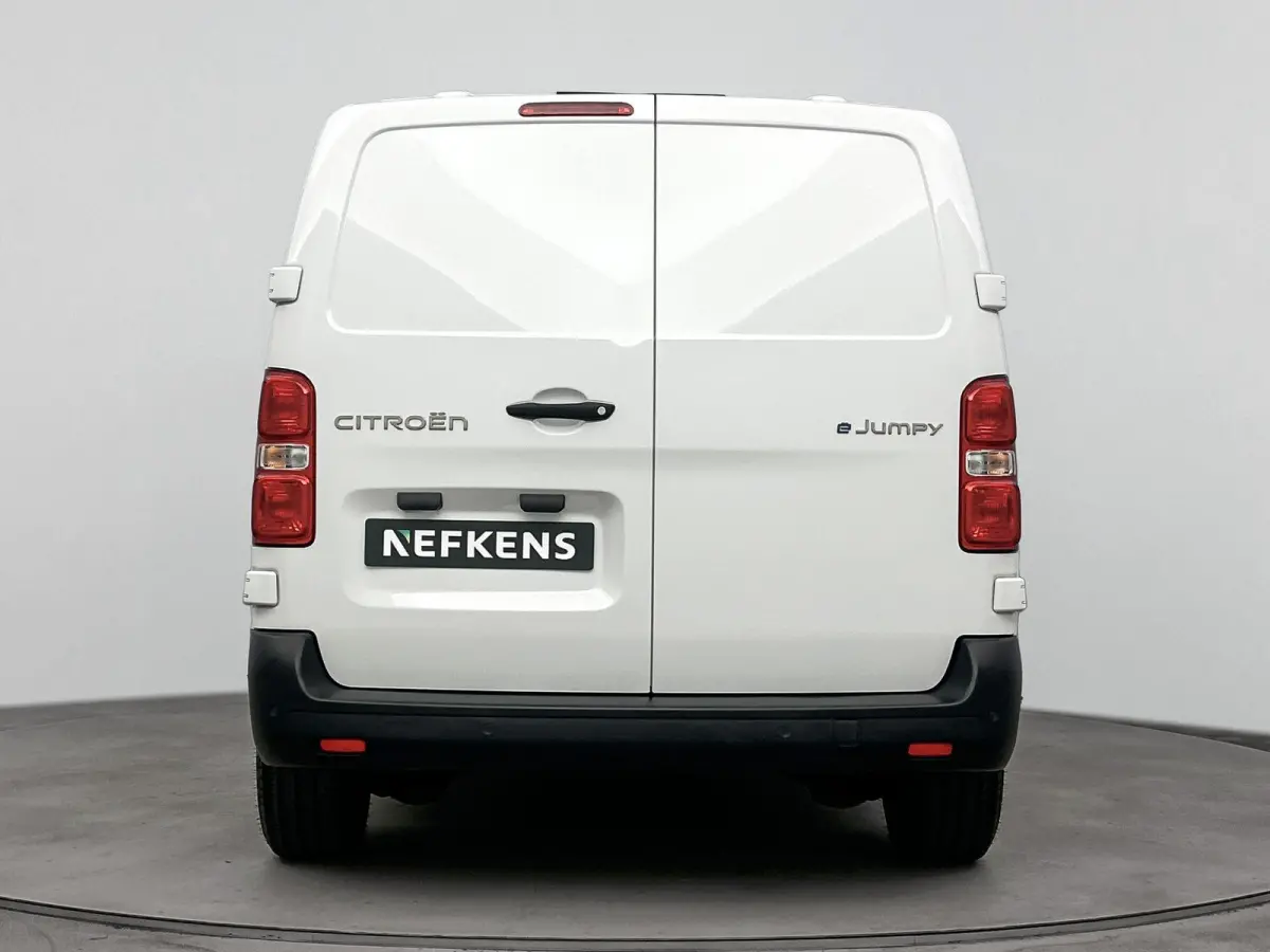 EV 75 KWh 136pk L2 | 0% Rente | 3-Persoons  | Parkeersensoren | Bluetooth