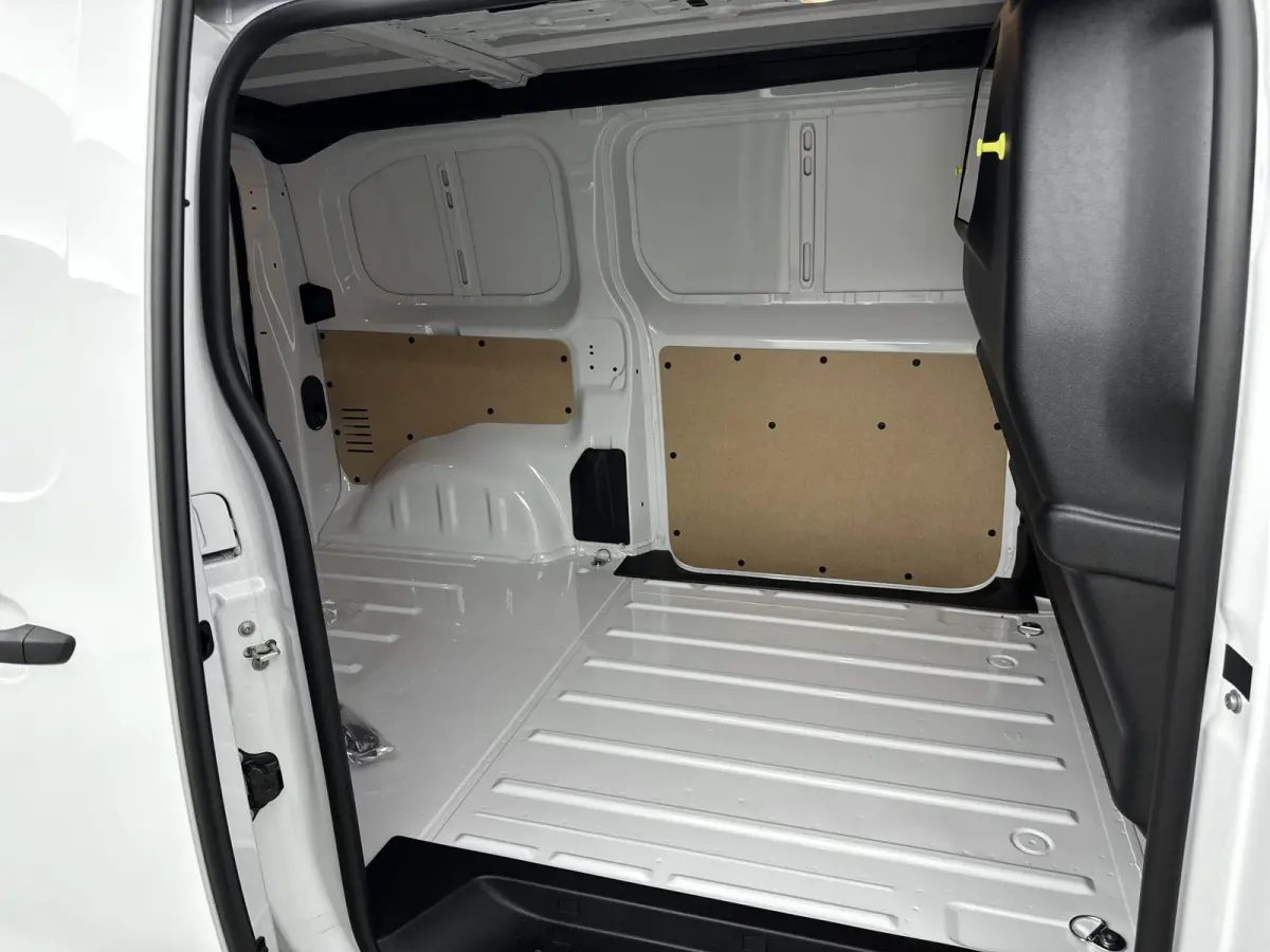 EV 75 KWh 136pk L2 | 0% Rente | 3-Persoons  | Parkeersensoren | Bluetooth