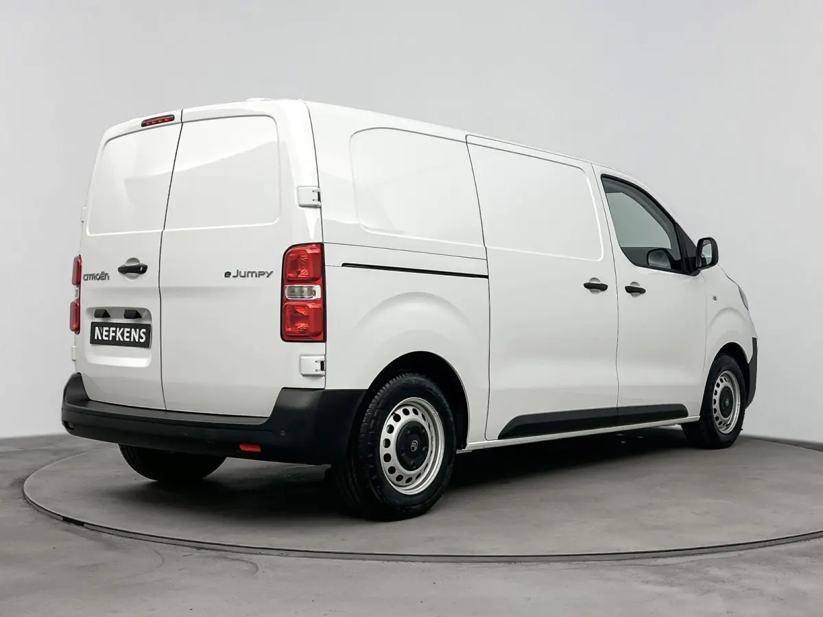 EV 75 KWh 136pk L2 | 0% Rente | 3-Persoons  | Parkeersensoren | Bluetooth