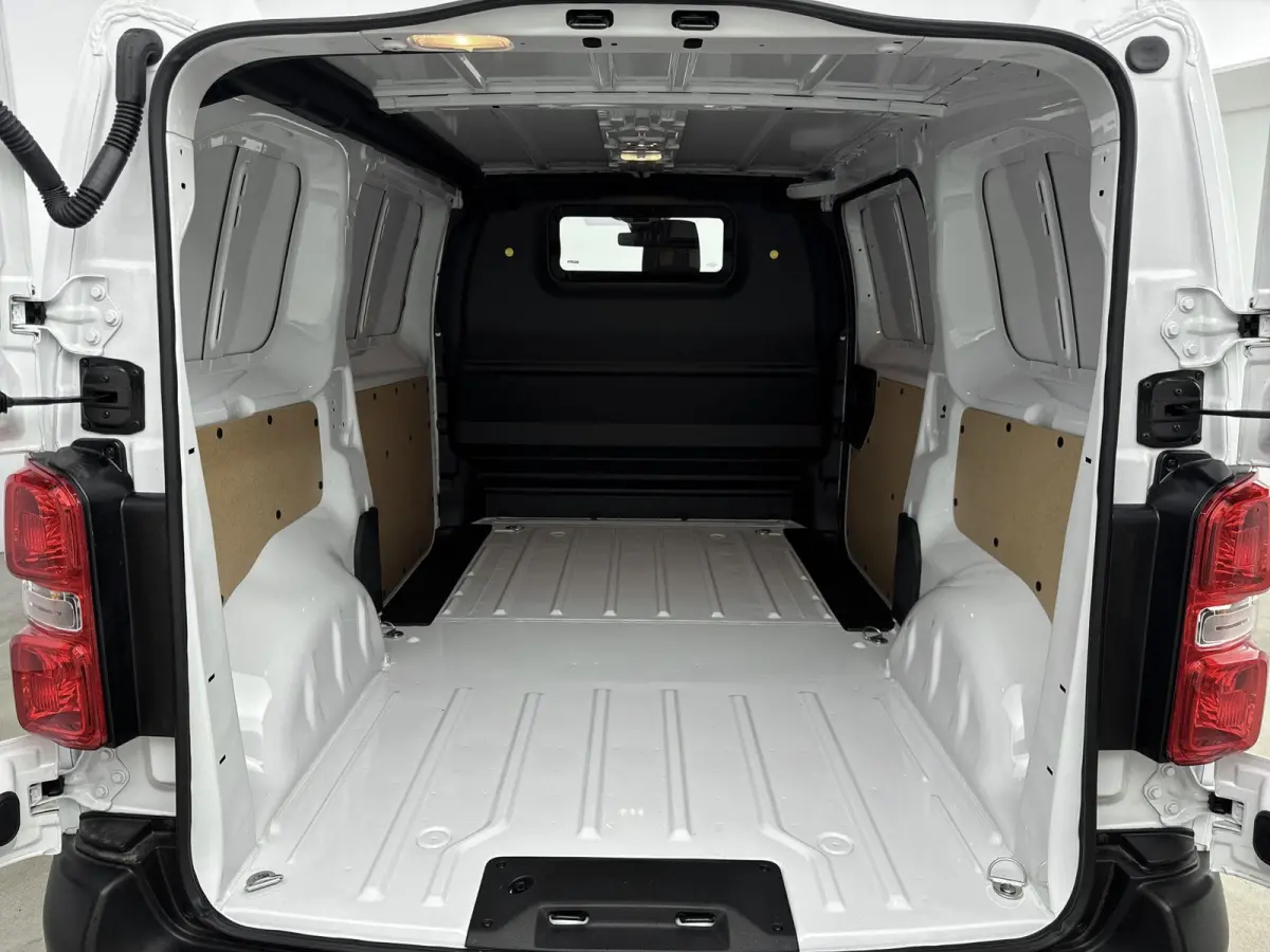 EV 75 KWh 136pk L2 | 0% Rente | 3-Persoons  | Parkeersensoren | Bluetooth