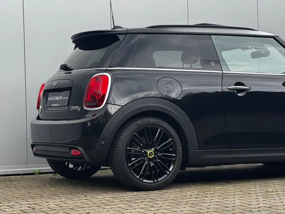 Mini YOURS SE ELEKTRIC LEDER PANORAMADAK STOELVERWARMING ADAPTICE CRUISE