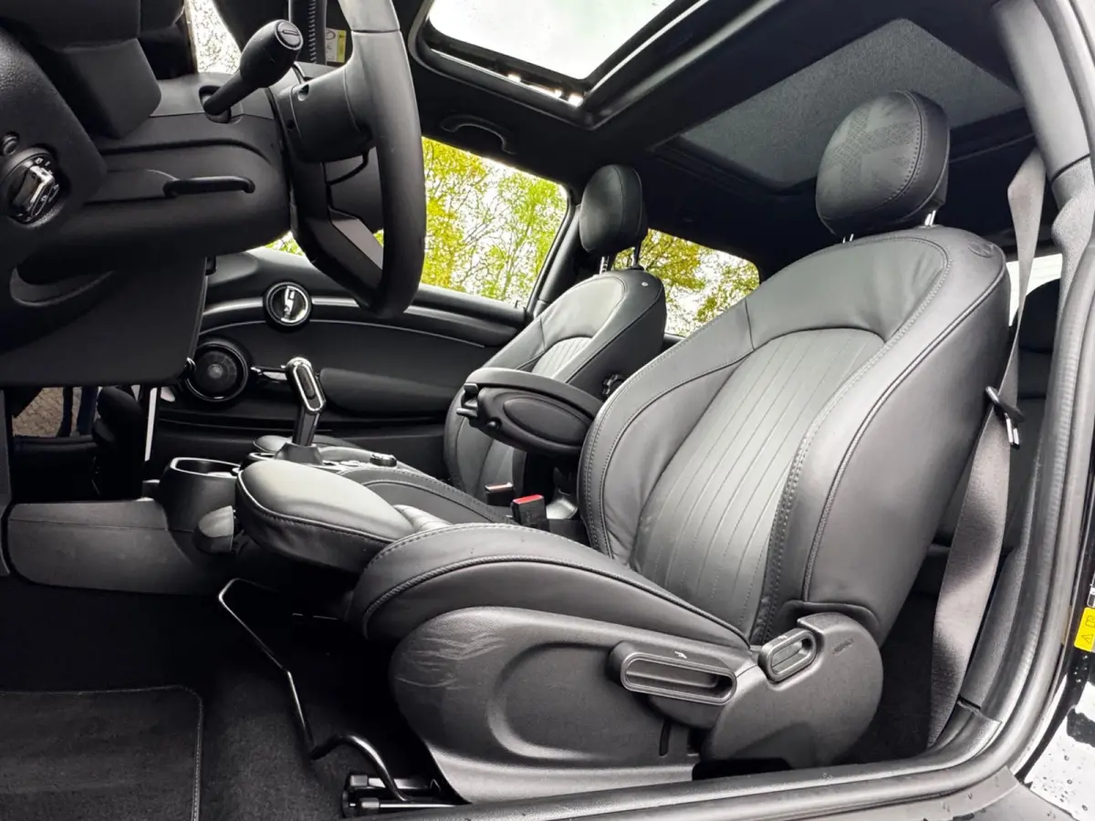 Mini YOURS SE ELEKTRIC LEDER PANORAMADAK STOELVERWARMING ADAPTICE CRUISE