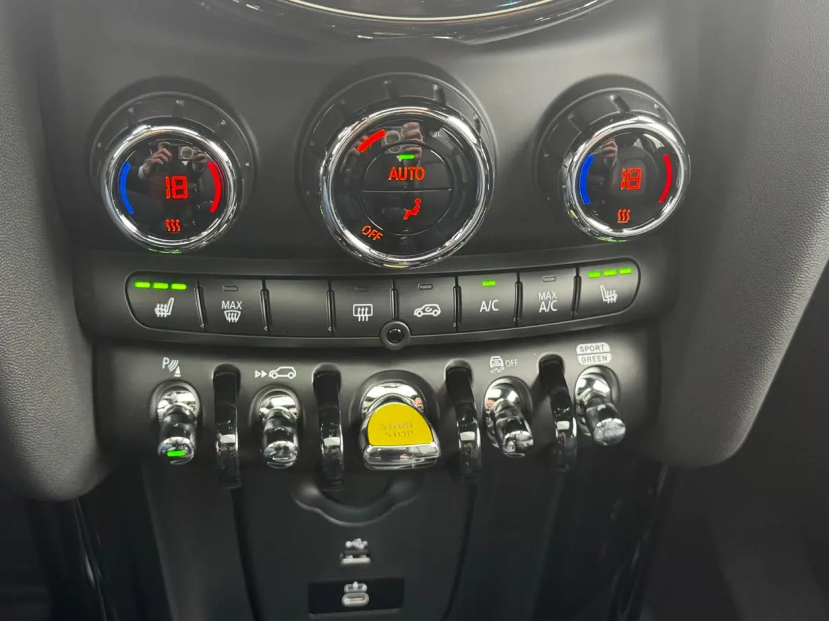 Mini YOURS SE ELEKTRIC LEDER PANORAMADAK STOELVERWARMING ADAPTICE CRUISE