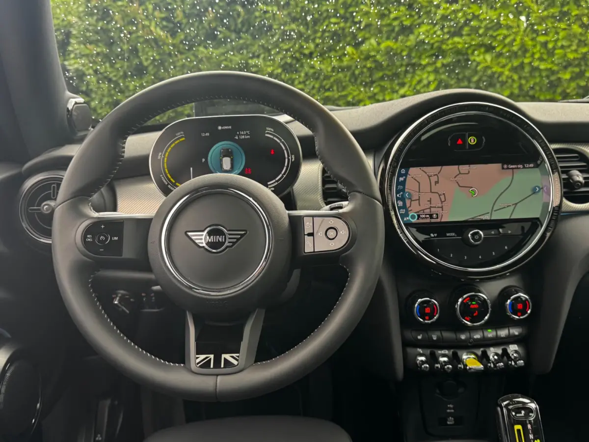 Mini YOURS SE ELEKTRIC LEDER PANORAMADAK STOELVERWARMING ADAPTICE CRUISE