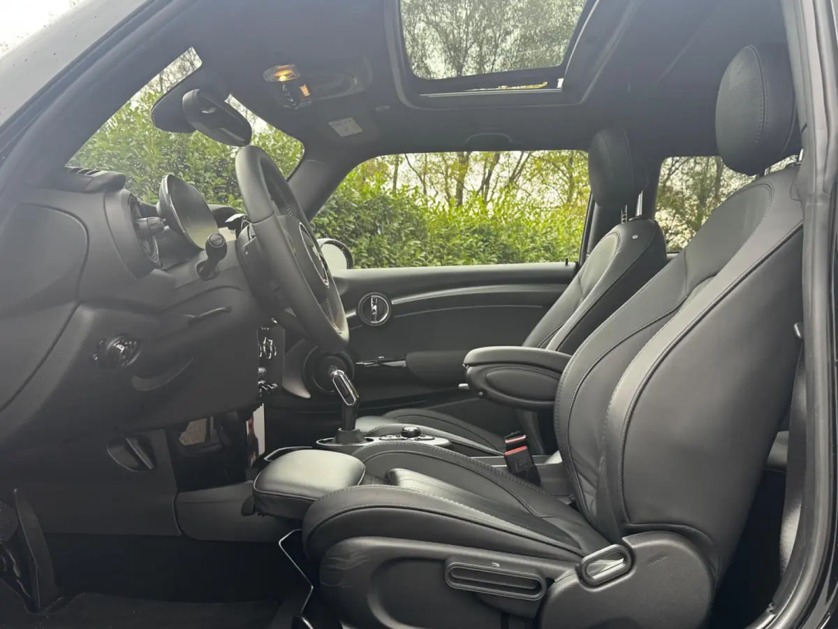 Mini YOURS SE ELEKTRIC LEDER PANORAMADAK STOELVERWARMING ADAPTICE CRUISE