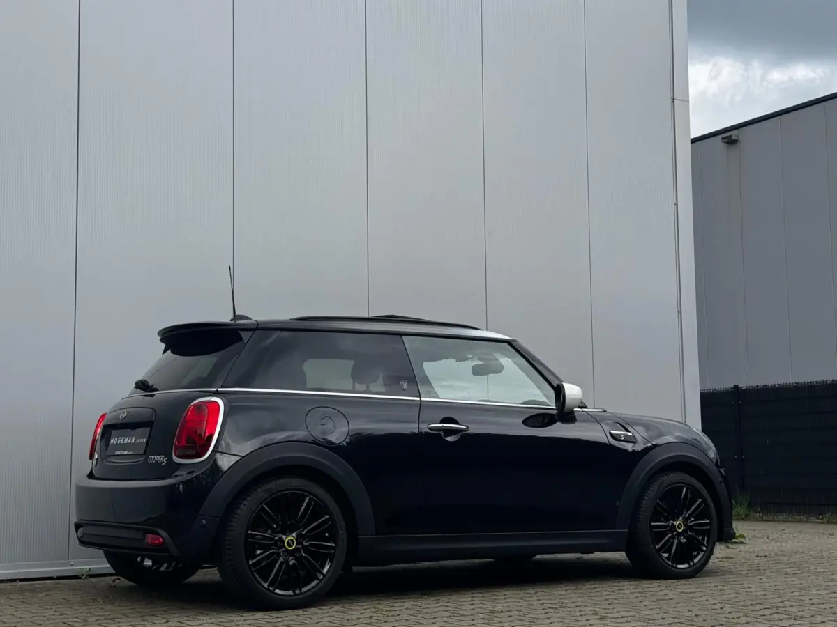 Mini YOURS SE ELEKTRIC LEDER PANORAMADAK STOELVERWARMING ADAPTICE CRUISE