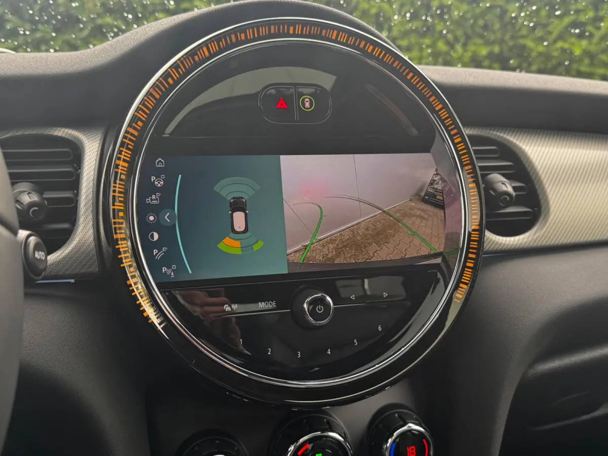 Mini YOURS SE ELEKTRIC LEDER PANORAMADAK STOELVERWARMING ADAPTICE CRUISE