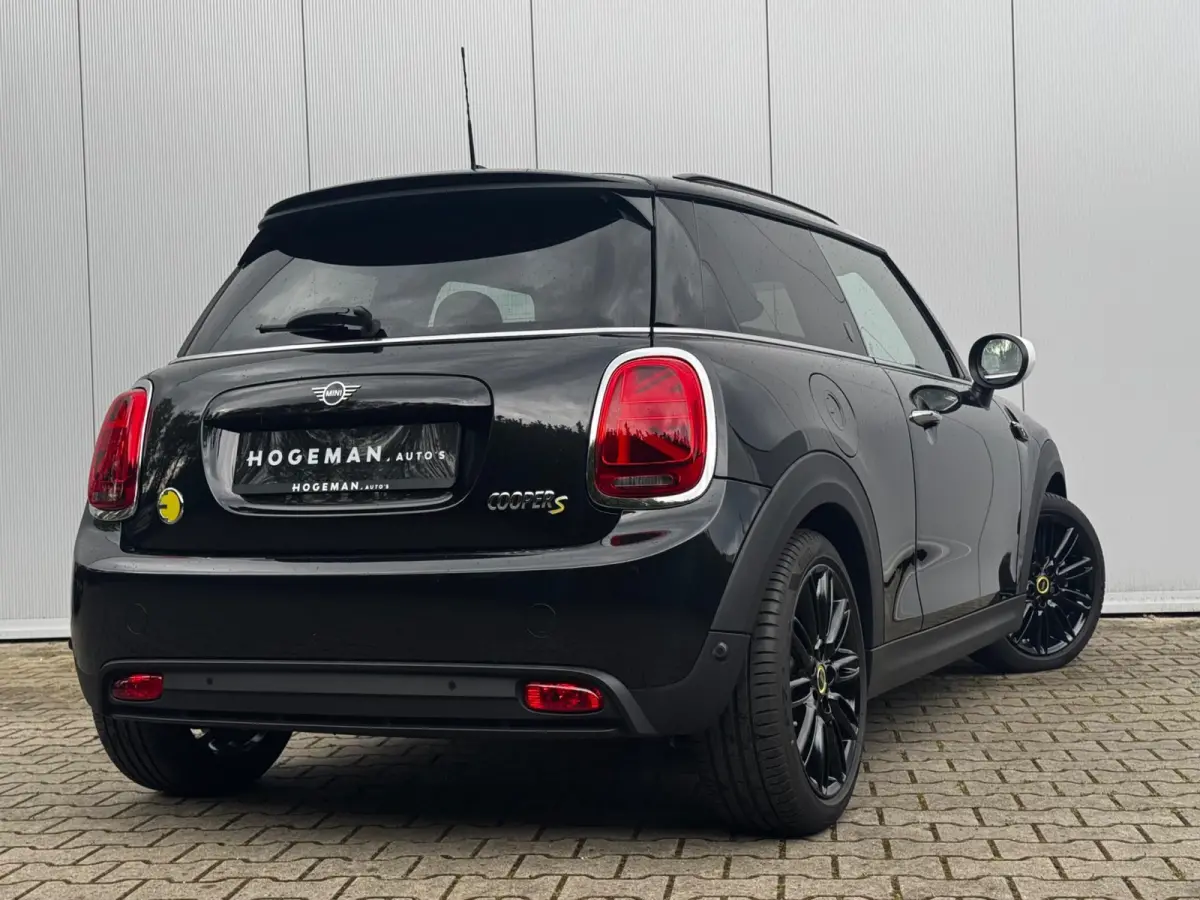 Mini YOURS SE ELEKTRIC LEDER PANORAMADAK STOELVERWARMING ADAPTICE CRUISE