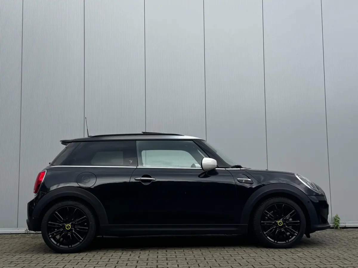 Mini YOURS SE ELEKTRIC LEDER PANORAMADAK STOELVERWARMING ADAPTICE CRUISE