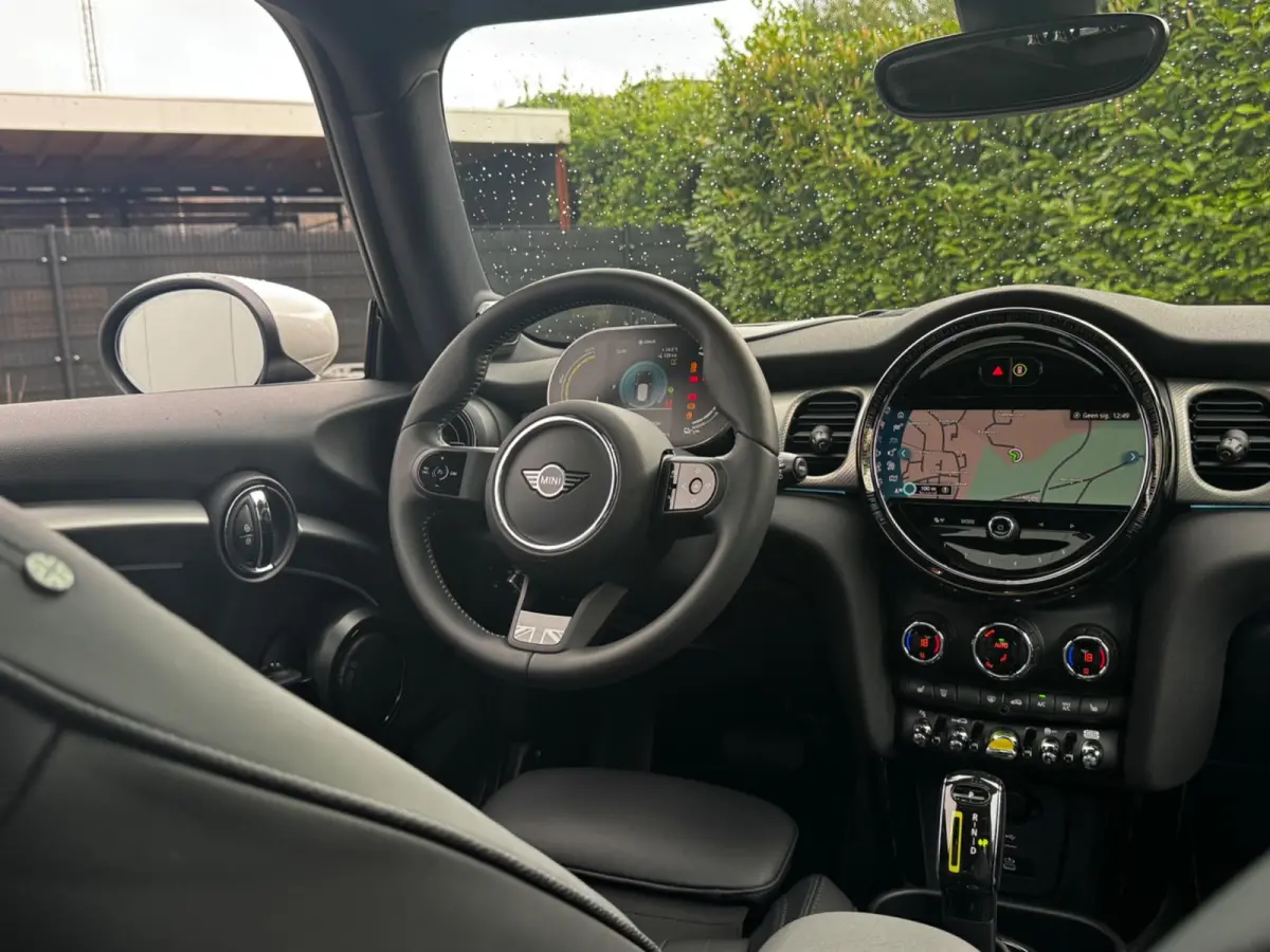 Mini YOURS SE ELEKTRIC LEDER PANORAMADAK STOELVERWARMING ADAPTICE CRUISE