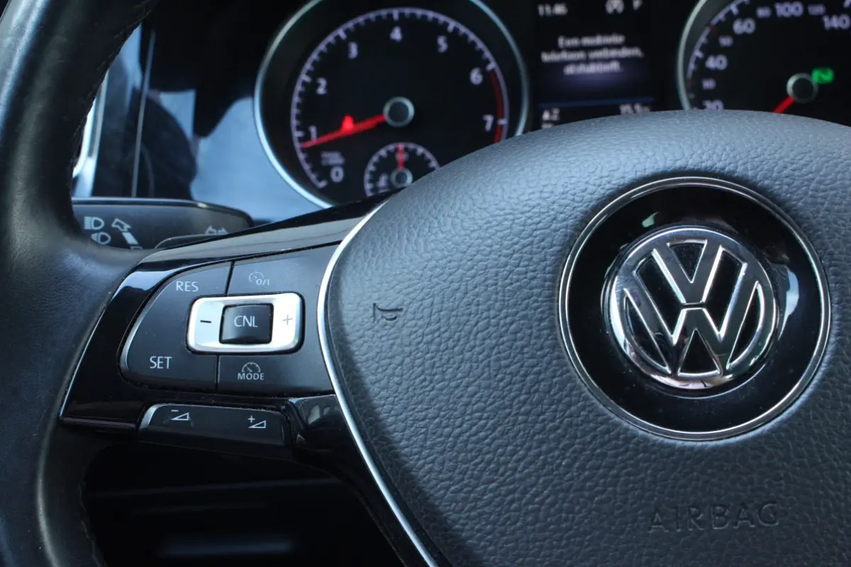 1.4 TSI DSG Highline CARPLAY MASSAGE XENON LEER STUURVW NAV '16
